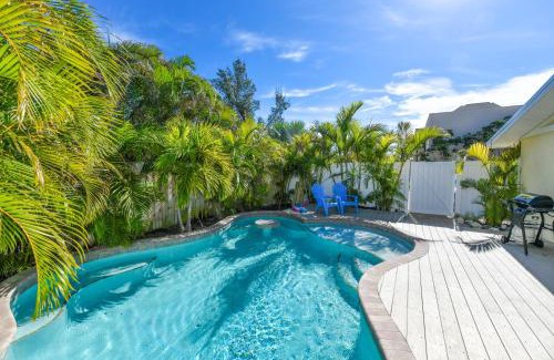 Holmes Beach House | Coconut Cottage #1