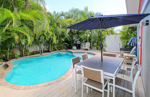 Holmes Beach House | Coconut Cottage #1