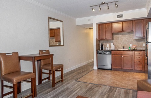 Clearwater Beach Hotel | Coconut Cove All-Suite Hotel