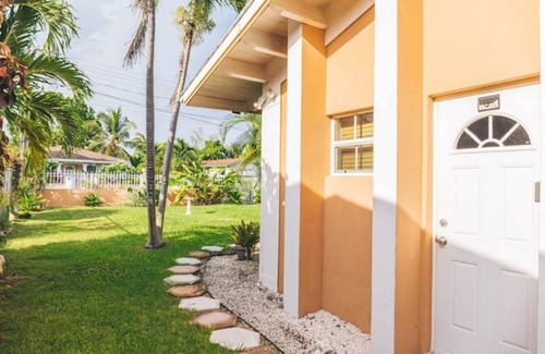 Nassau Apartment | COCONUT PALM HIDEAWAY-QUEEN