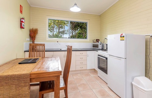 Scarness Apartment | Coconut Palms King One Bedroom Apartment - CoastHM