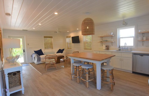 Hope Town House | Coconut Row - 3 bedrooms/2 bathrooms across from the beach!