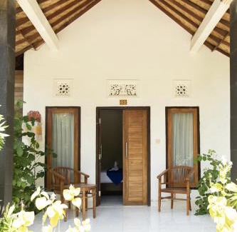 Jungut Batu House | Coconut Village Guest House Lembongan RedPartner