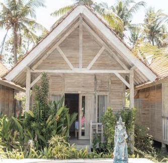 Jungut Batu House | Coconut Village Guest House Lembongan RedPartner