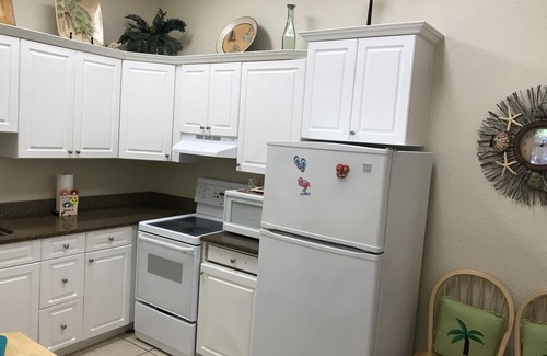 Redington Shores Villa | Coconut Villas 2 BR 2BATH # 3 🌊🌞 SMOKE and PET FREE