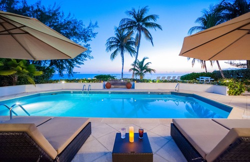Seven Mile Beach House | Coconut Walk: Luxe Seven Mile Beach Estate w/Private Barefoot Beachfront, Pool, & Media Den