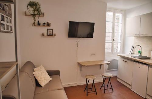 Beaucaire Apartment | Cocoon 3 - Studio bohème rénové Centre historique Beaucaire