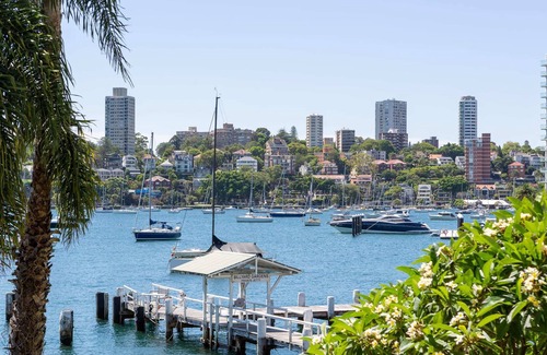 Elizabeth Bay Apartment | Cocos Apartment at Palm View Collective