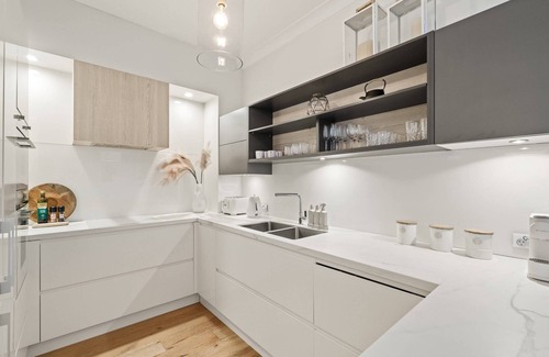 Elizabeth Bay Apartment | Cocos Apartment at Palm View Collective