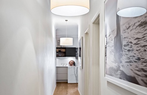 Elizabeth Bay Apartment | Cocos Apartment at Palm View Collective