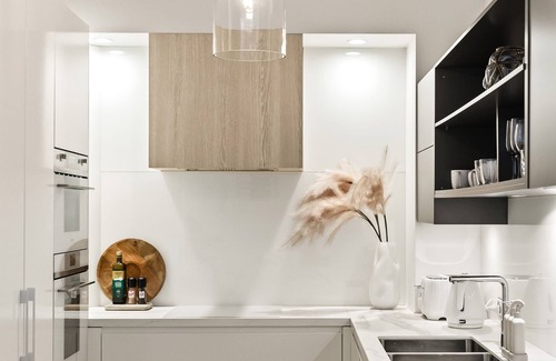 Elizabeth Bay Apartment | Cocos Apartment at Palm View Collective