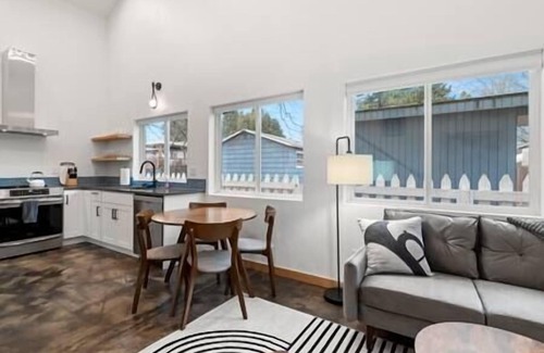 Brentwood-Darlington House | Coda - Brand New! Amazing Space