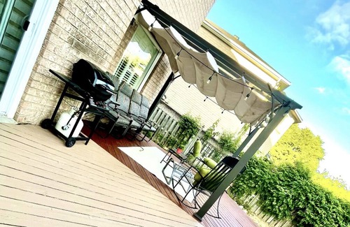 Barrie House | Cody and warm house for family gathering and friends,12 mins away from beaches a