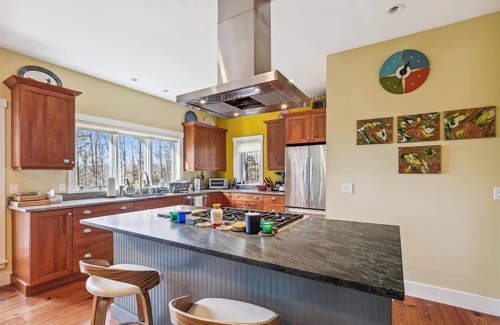 Waterbury Center House | Cody's Clubhouse: 3 br, wood fireplace, firepit & deck