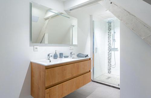 Cholet House | Coeur de ville #H1 - Chambre privée dans logement partagé - Wifi & Netflix - Centre ville & Transports - Machine à laver