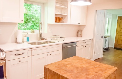 Chesterton Cottage | Coffee Creek Retreat