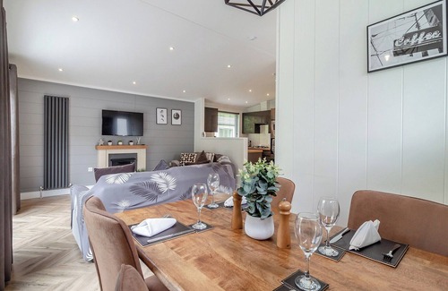 Earls Colne Ski Chalet | Coggeshall Lodge Pet