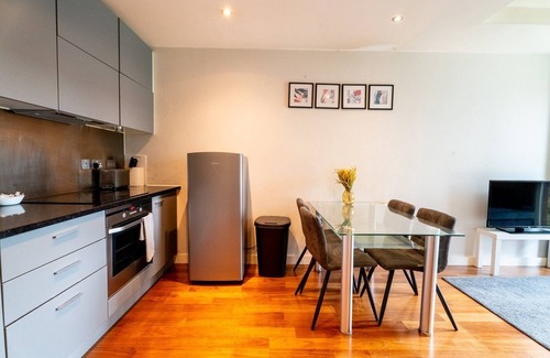 Splott Apartment | Cohost Partners | Charming 1BR Near Cardiff Centre