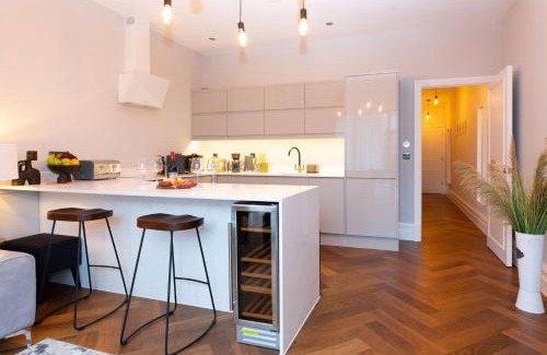 Pontcanna Apartment | Cohost Partners Charming 2BR in Cardiff with Parking