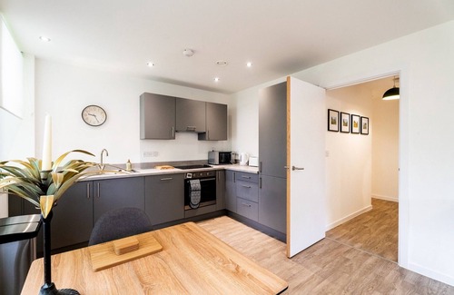 Taunton Apartment | Cohost Partners Modern Cardiff Retreat