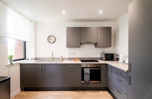 Taunton Apartment | Cohost Partners Modern Cardiff Retreat