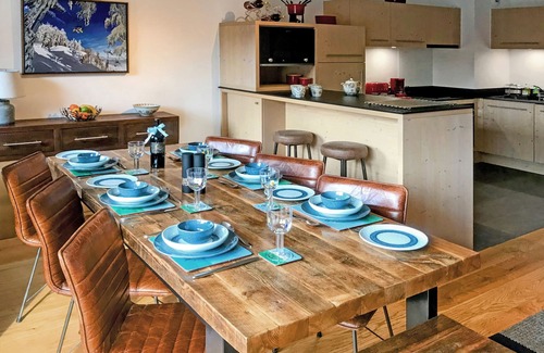 Les Praz-de-Chamonix Cottage | Coin des Drus Apartment - an apartment that sleeps 6 guests in 3 bedrooms