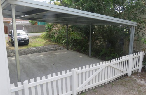 Arakoon House | COL'S COTTAGE - 300 METRES TO THE BEACH