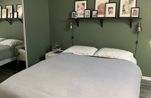 Cremorne Apartment | COL42 - Pristine Unit - Cabramatta Rd, Cremorne