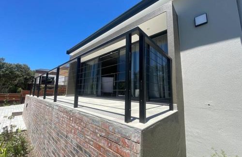 Sedgefield Apartment | Cola Beach Nomads Nook