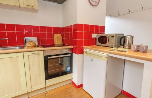 Wareham Cottage | COLDHARBOUR FARM BUNGALOW ANNEXE, pet friendly in Wareham