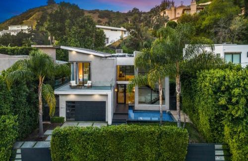 Beverly Hills Apartment | Coldwater Canyon