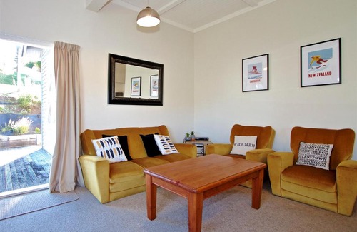 Ohakune House | Cole Cottage with Spa - Ohakune Holiday Home