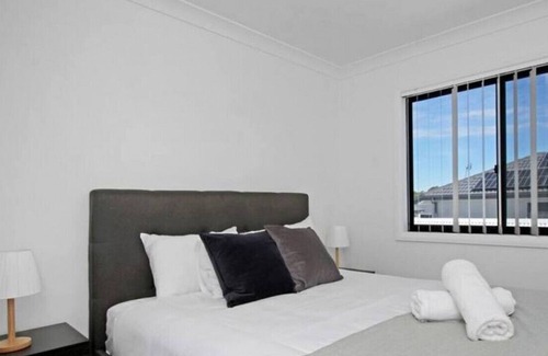 Colebee House | Colebee | 4BR Modern House | Near Business Park