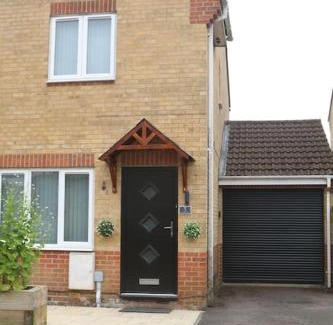 Swindon House | Coleridge house Private parking NETFLIX
