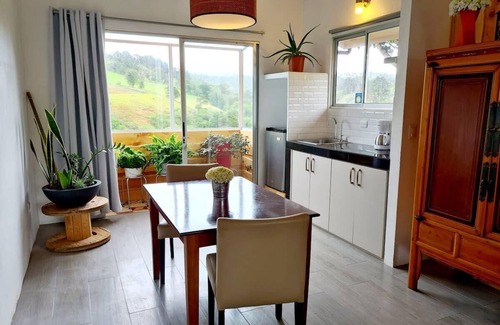 San Isidro Cabin | Colibri Studio Near SJO Airport & Poas Volcano