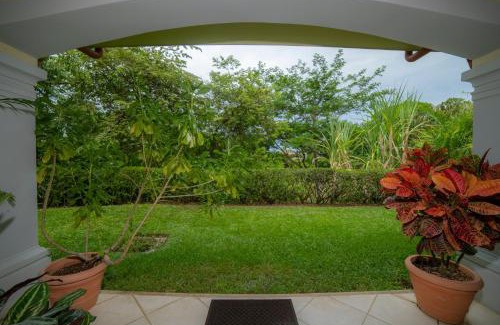 Herradura Apartment | Colina 8F 2 bdr Garden View in Los Suenos