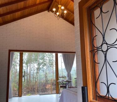 Santa Teresa Ski Chalet | Colina dos Colibris