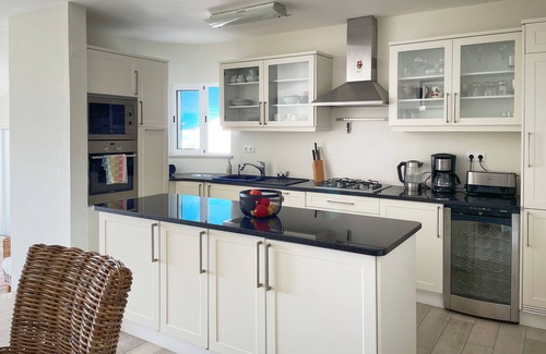 Salema Apartment | Colina Mar, walk to the beach, sea view