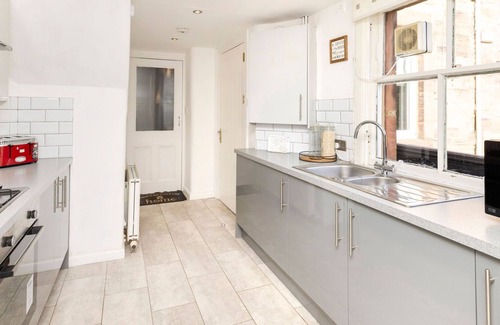 Merchiston Apartment | Colinton Garden Cottage | Private Edinburgh Hideaw