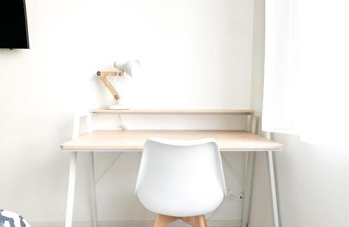 Saint-Marc House | COLIVING - WIFI - TV - Proche TRAM - L'ESCALE PARTAGEE