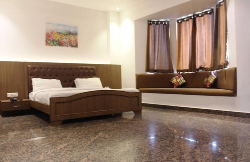 Ramnagar Hotel | Collection O 70303 Blue Sapphire