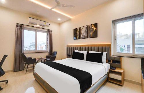 Hyderabad Hotel | Collection O Mailardevpally Near Owaisi Hospital Tolkanti Arcade