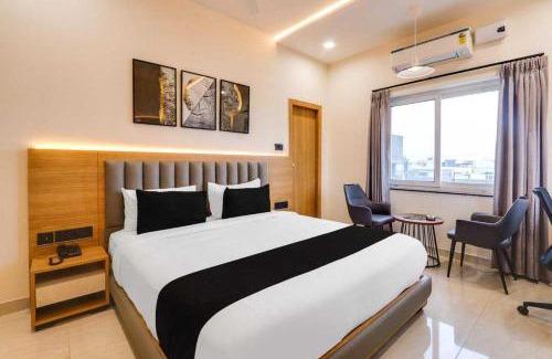 Hyderabad Hotel | Collection O Mailardevpally Near Owaisi Hospital Tolkanti Arcade