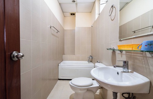 Binh Chanh Hotel | Collection O Nam Phuong Hoang Hau
