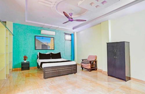 Hyderabad Hotel | Collection O Near Dilsuknagar Metro