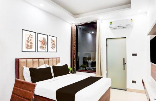 Noida Hotel | Collection O Sector 63A Noida Formerly Peacock Residency