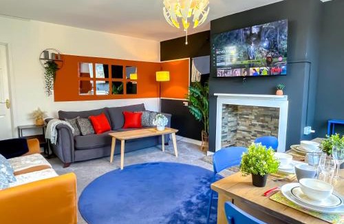 Sheffield House | ColleyHouse-private parking-business-group-relocation-SpaciousStylish 4BRHome-Sleeps 10