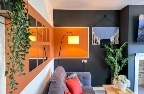 Sheffield House | ColleyHouse-private parking-business-group-relocation-SpaciousStylish 4BRHome-Sleeps 10