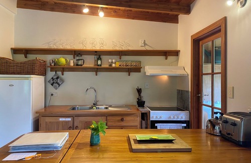 Collingwood Cottage | Collingwood Birdsong Cottage - a private forest-garden retreat