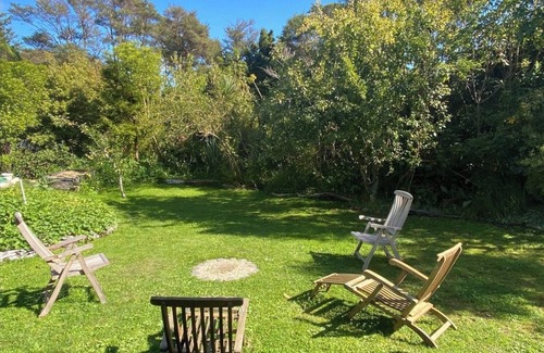 Collingwood Cottage | Collingwood Birdsong Cottage - a private forest-garden retreat
